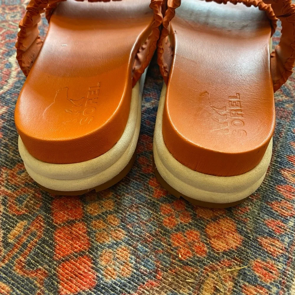 Sorel Roaming Double-Strap Ruched Slide Sandals-orange/scuff on toes see pic-GUC - Picture 6 of 7